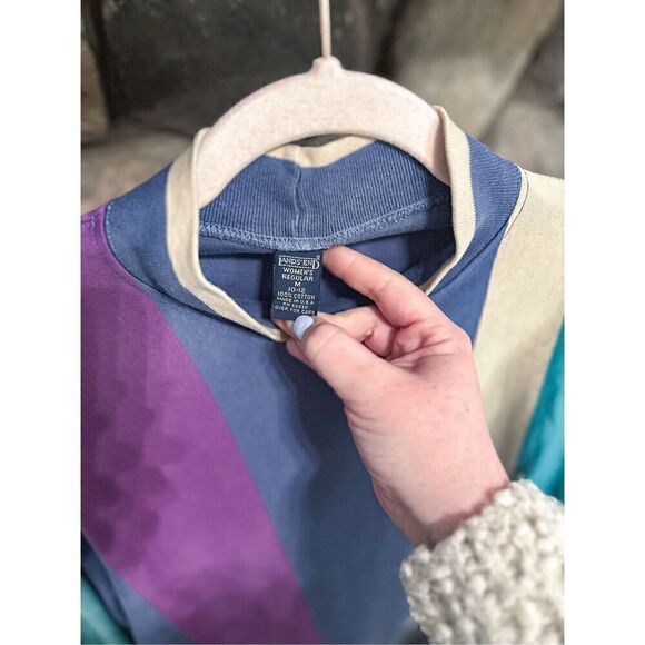 Lanes End Vintage Top - Picture 4 of 9